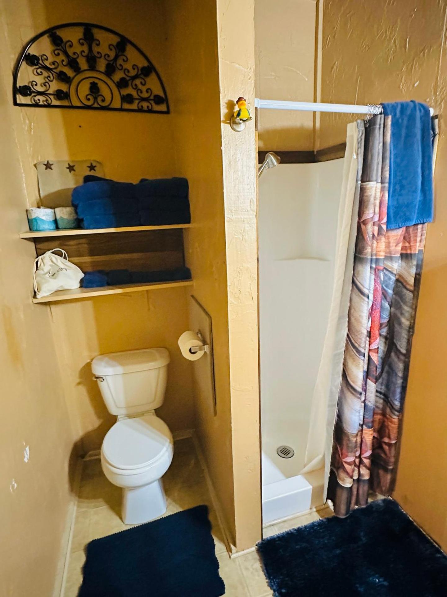 Acorn Hideaways Canton Rustic Old West Frontier Suite Экстерьер фото